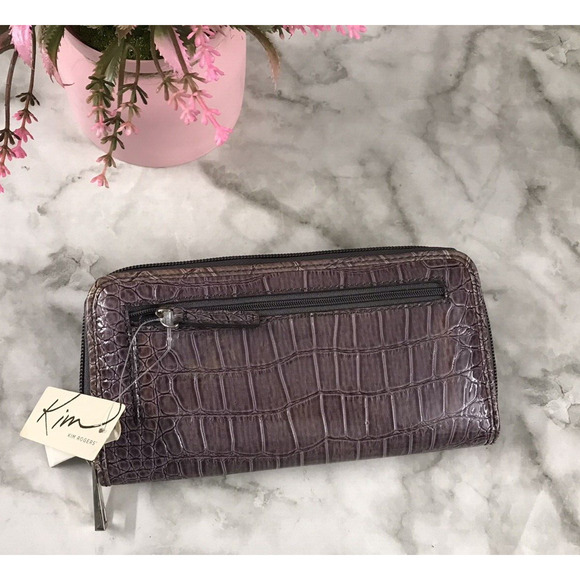 NEW Kim Rogers Purple Leather Clutch Wallet ZIPS Lined Credit Card Pockets 4"x8" - Picture 1 of 7